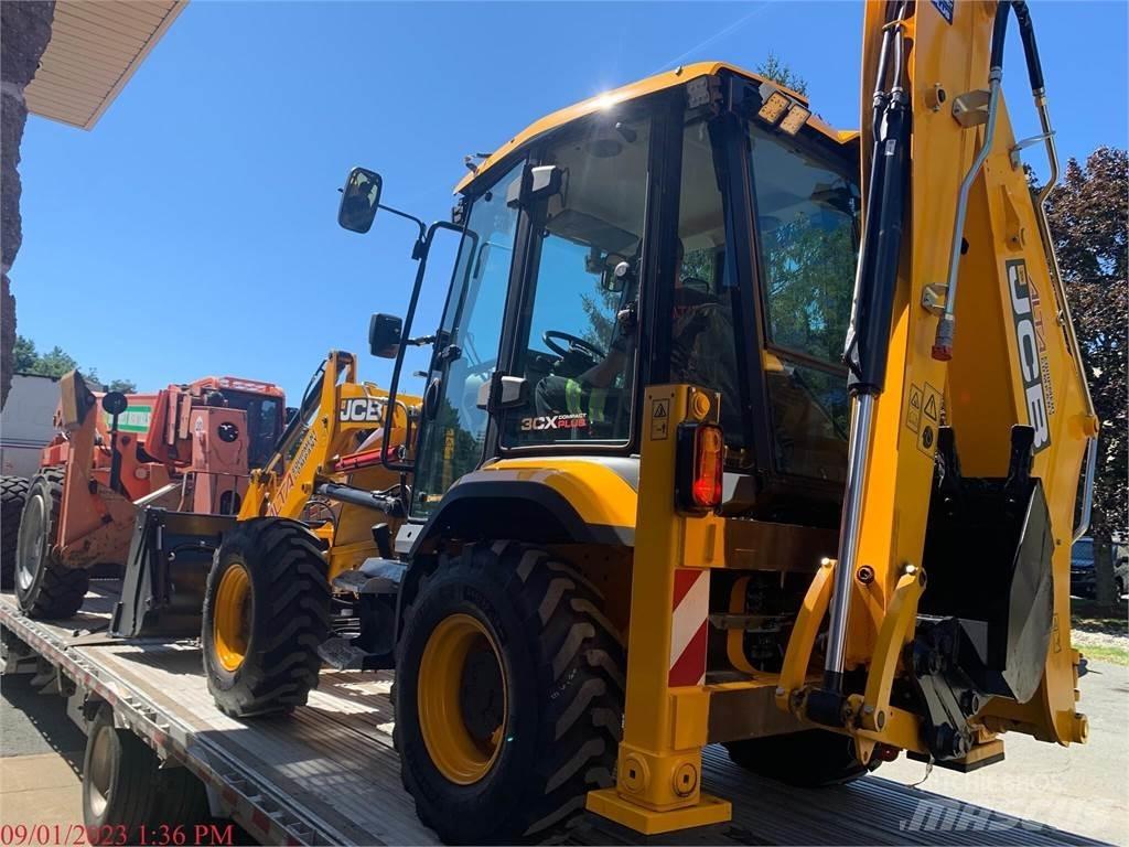JCB 3CX 反鏟裝載機