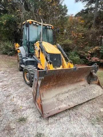 JCB 3CX 反鏟裝載機