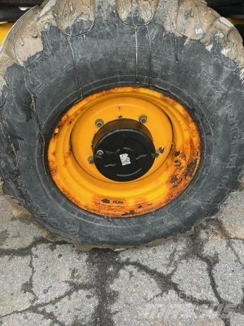JCB 3CX 反鏟裝載機