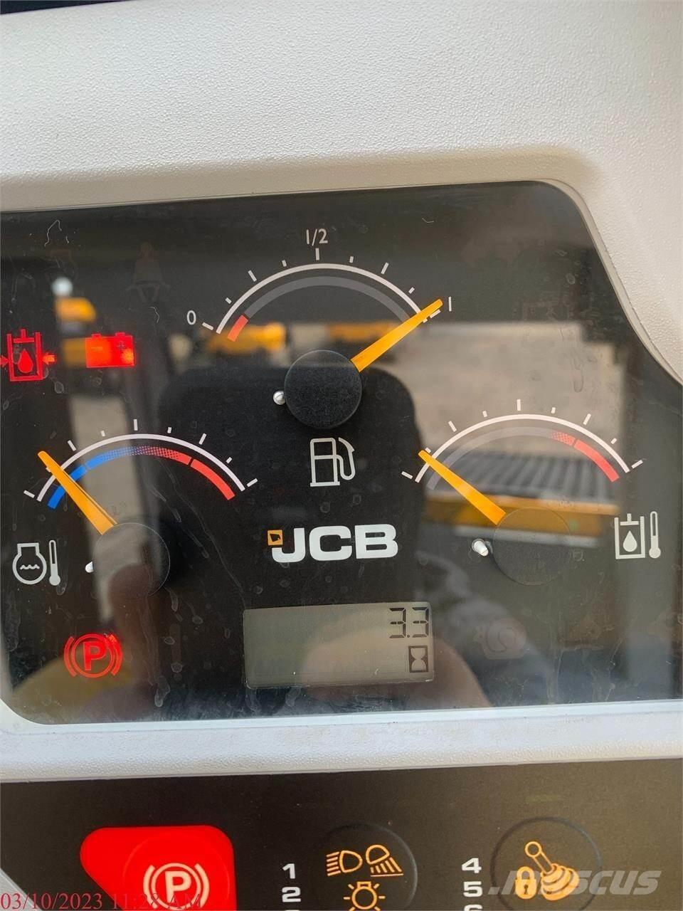 JCB 3TS-8T 滑移轉向裝載機