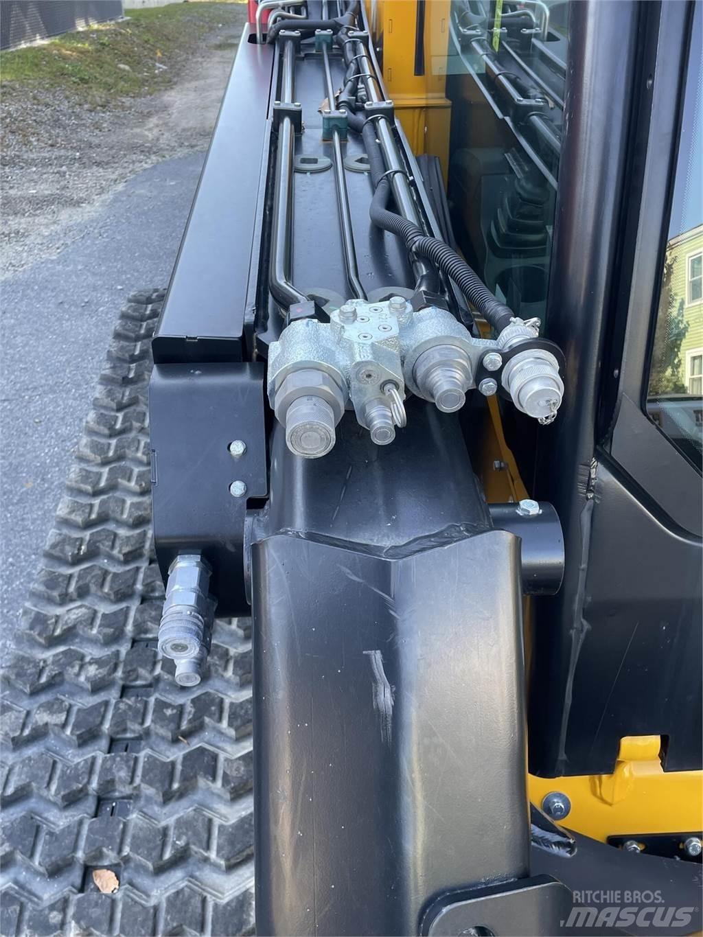 JCB 3TS-8T 滑移轉向裝載機