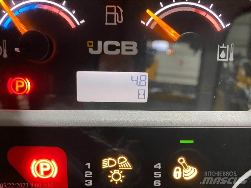 JCB 3TS-8W 滑移轉向裝載機