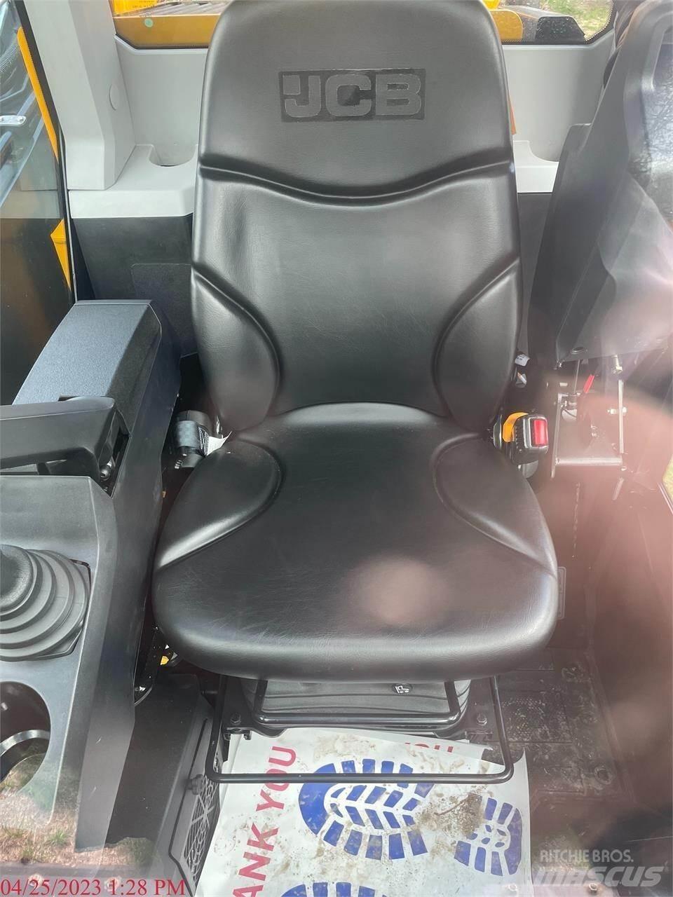 JCB 3TS-8W 滑移轉向裝載機