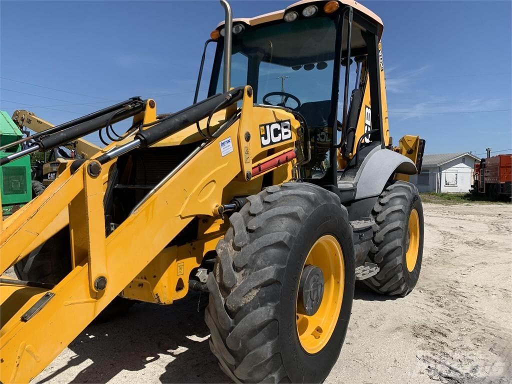 JCB 4CX 反鏟裝載機