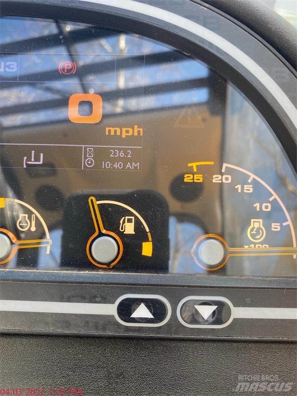 JCB 506-23TC 伸縮臂操作車