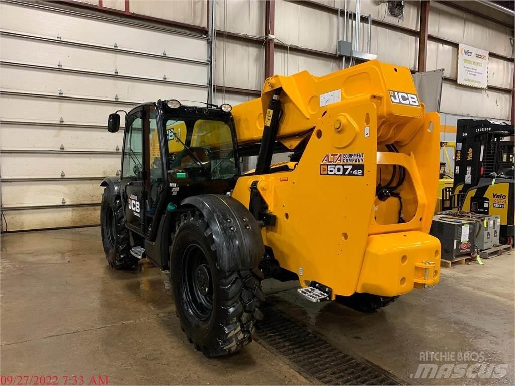 JCB 507-42 伸縮臂操作車
