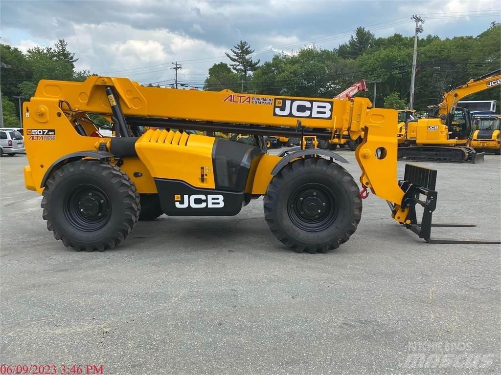 JCB 507-42 伸縮臂操作車