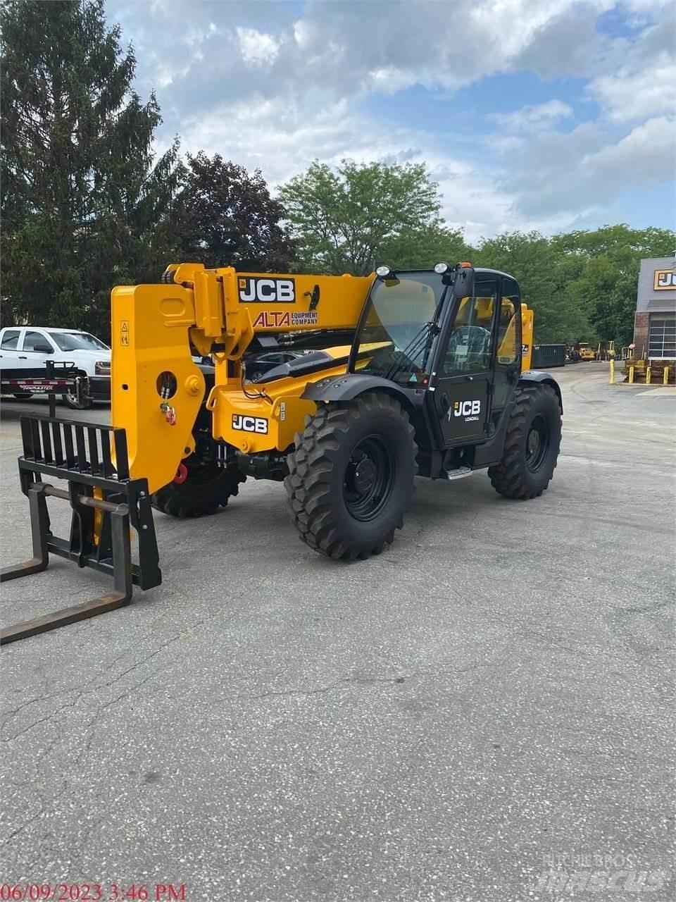 JCB 507-42 伸縮臂操作車