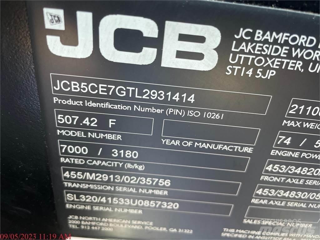 JCB 507-42 伸縮臂操作車