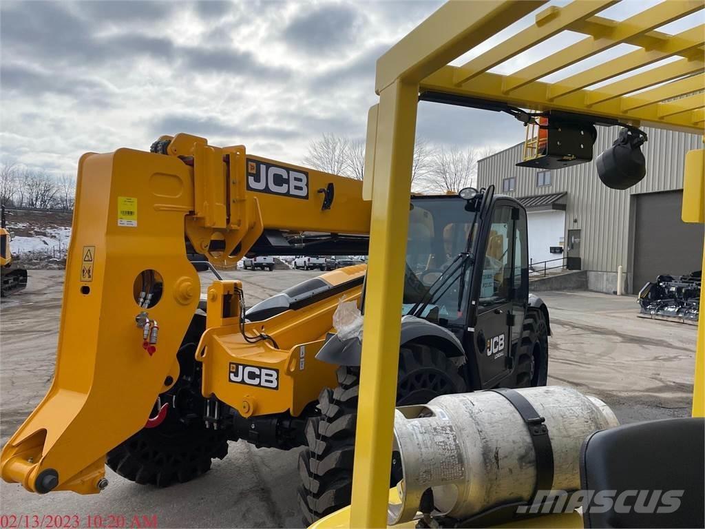JCB 509-42 伸縮臂操作車