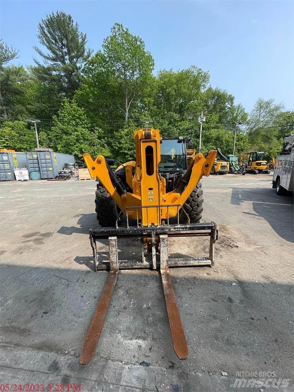 JCB 510-56 伸縮臂操作車