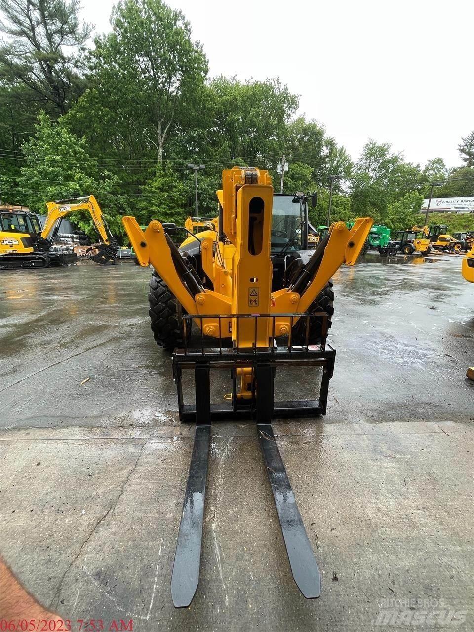 JCB 510-56 伸縮臂操作車