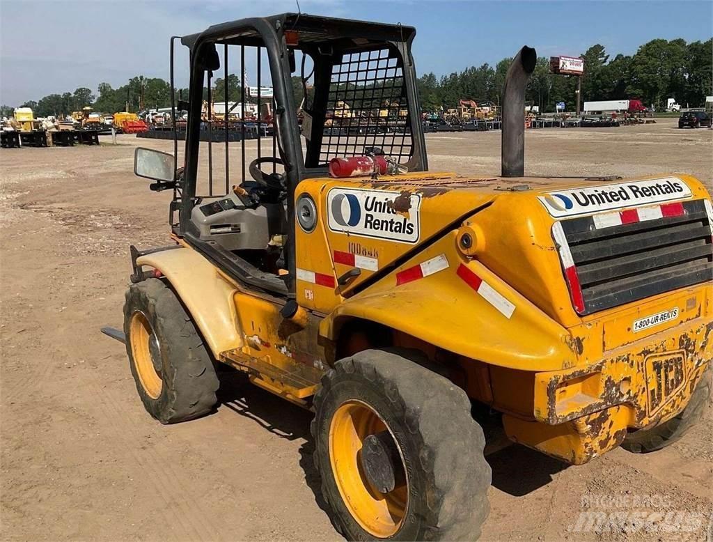 JCB 520 伸縮臂操作車