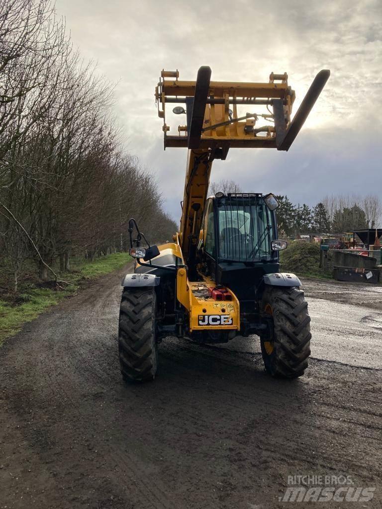 JCB 535-95 伸縮臂操作車