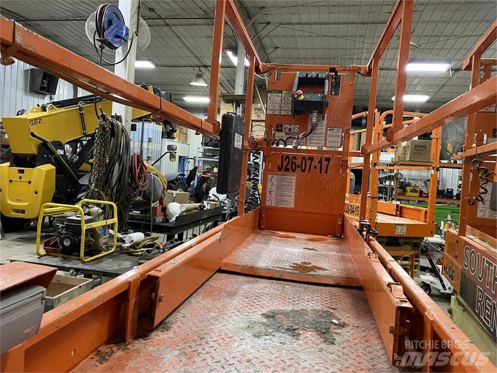 JLG 2632ES 剪式升降機