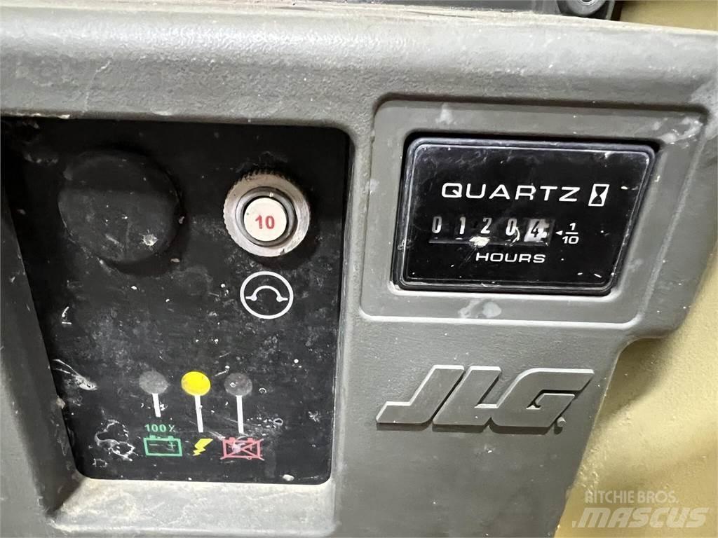 JLG 2632ES 剪式升降機