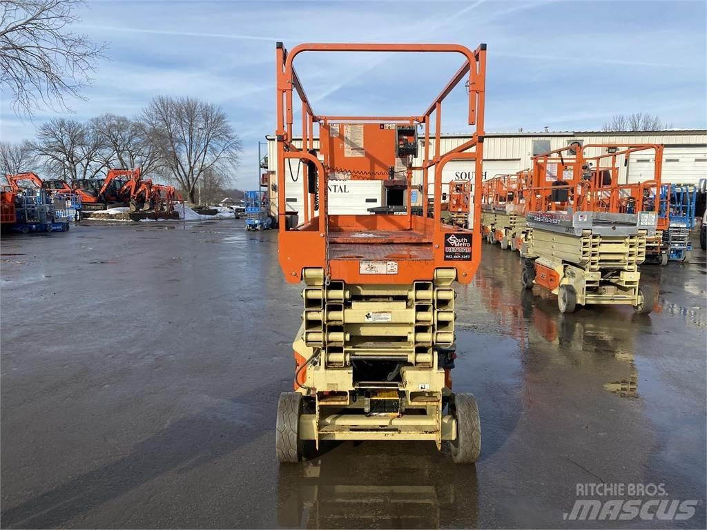 JLG 2646ES 剪式升降機