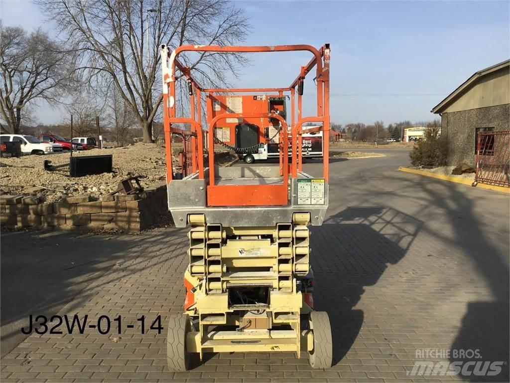 JLG 3246ES 剪式升降機