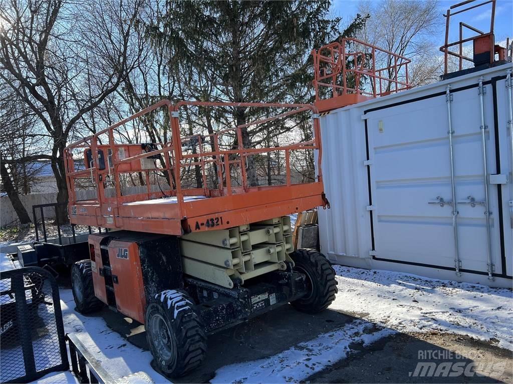 JLG 330LRT 剪式升降機