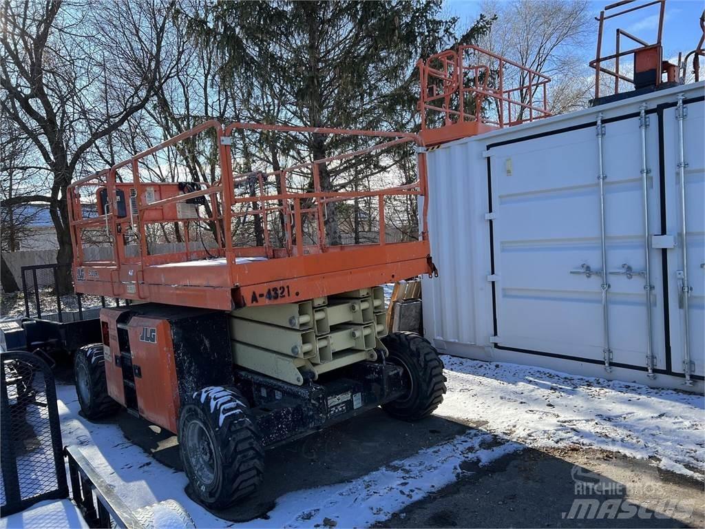 JLG 330LRT 剪式升降機