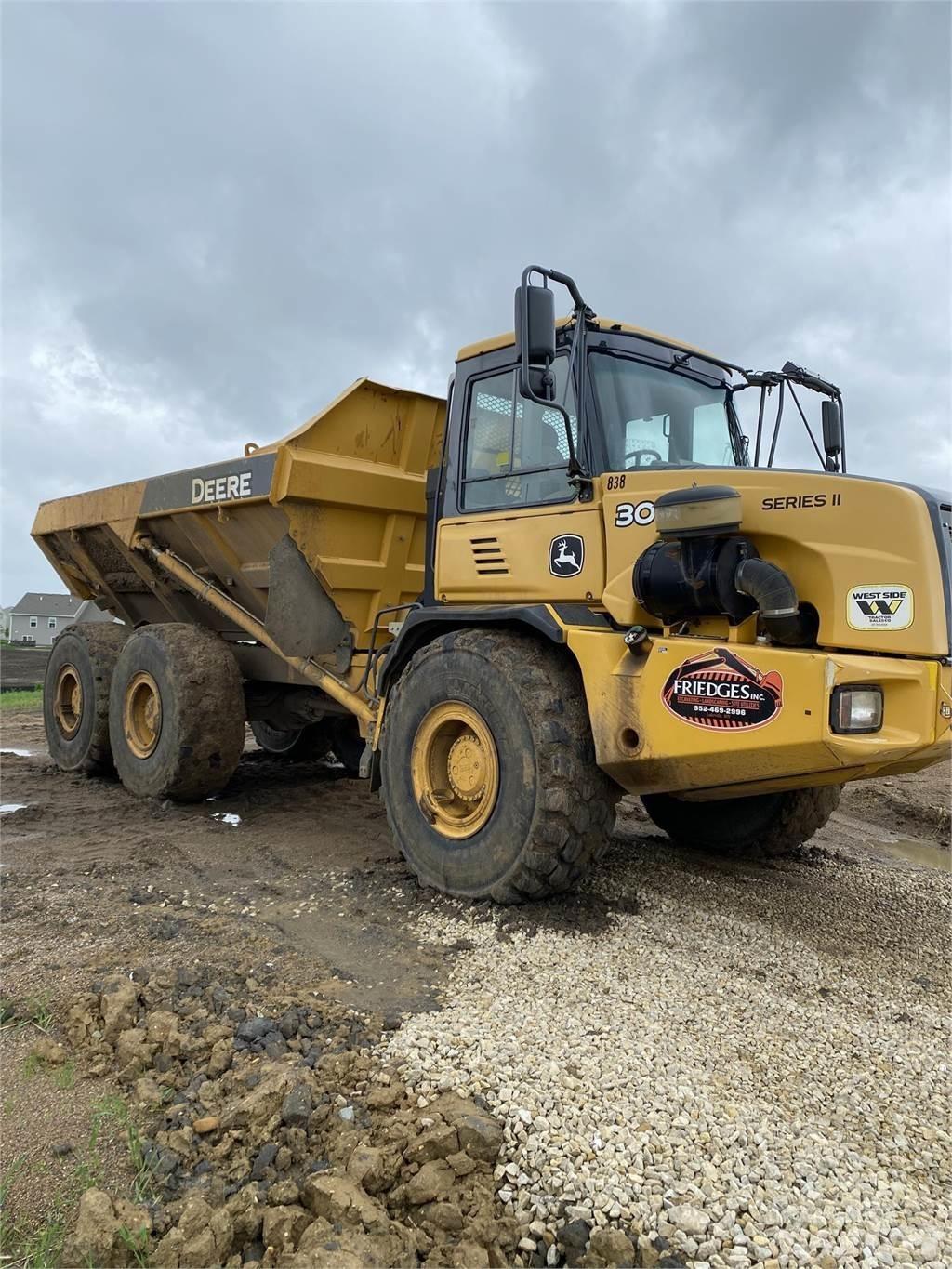 John Deere 300D 鉸接式起吊車