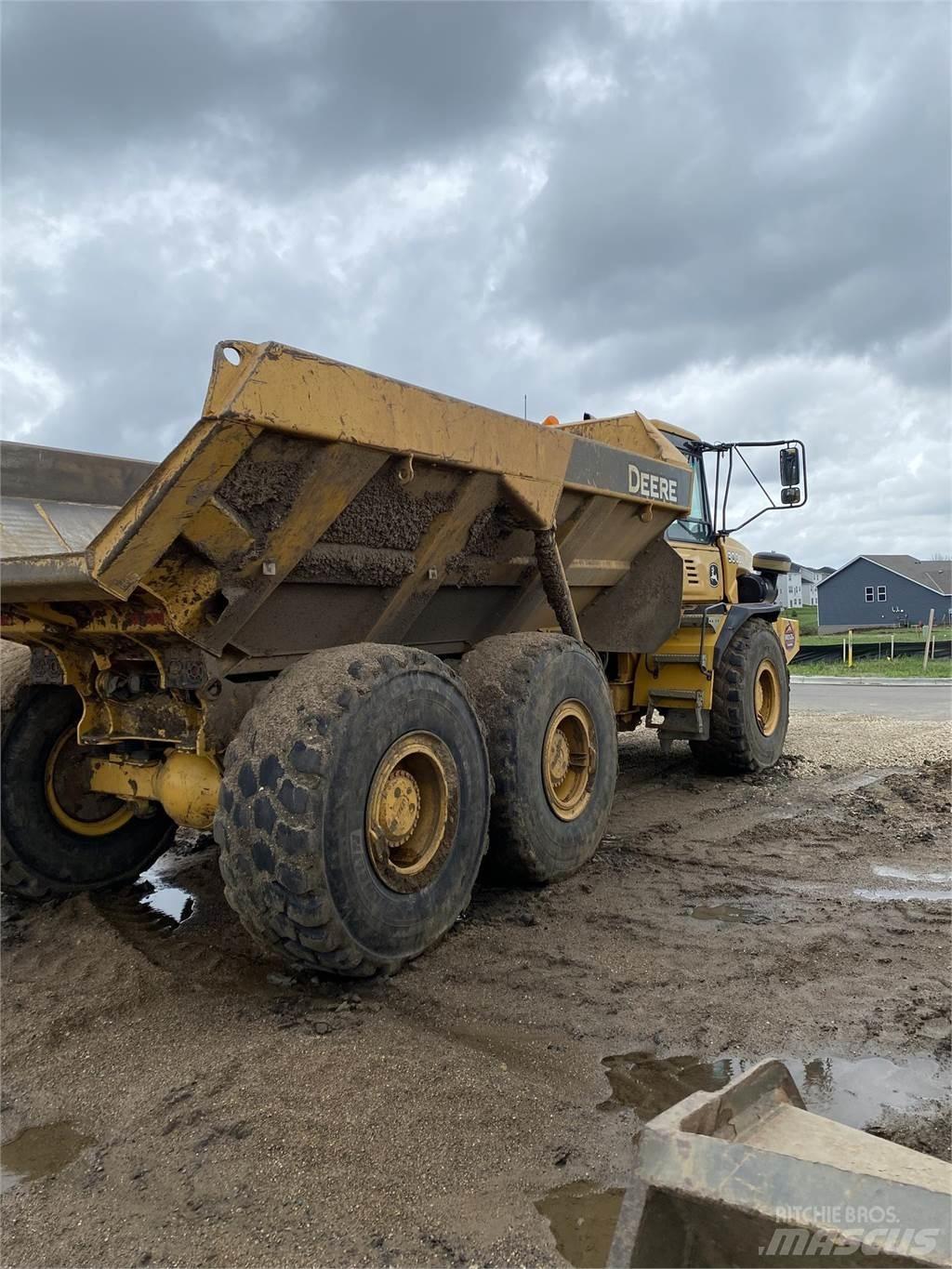 John Deere 300D 鉸接式起吊車