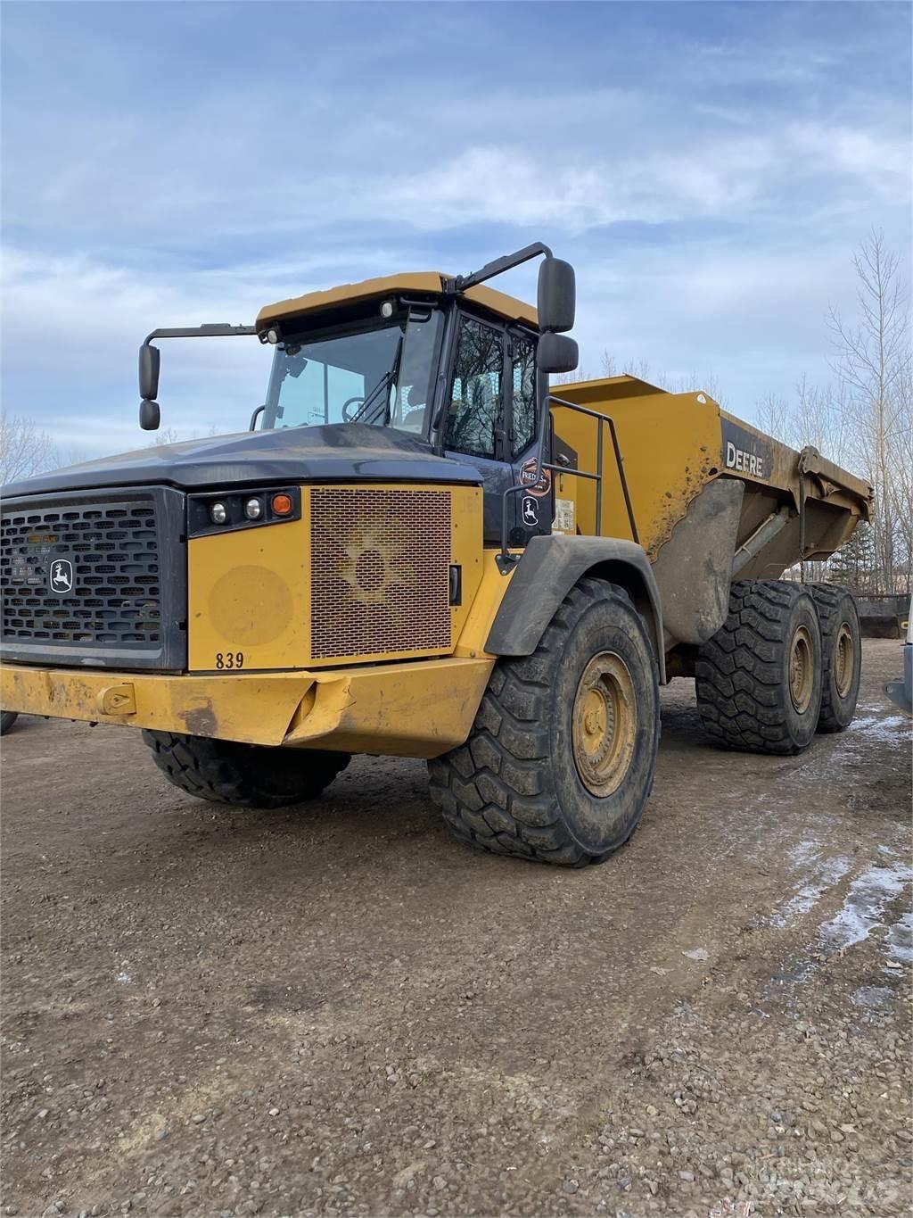 John Deere 410E 鉸接式起吊車