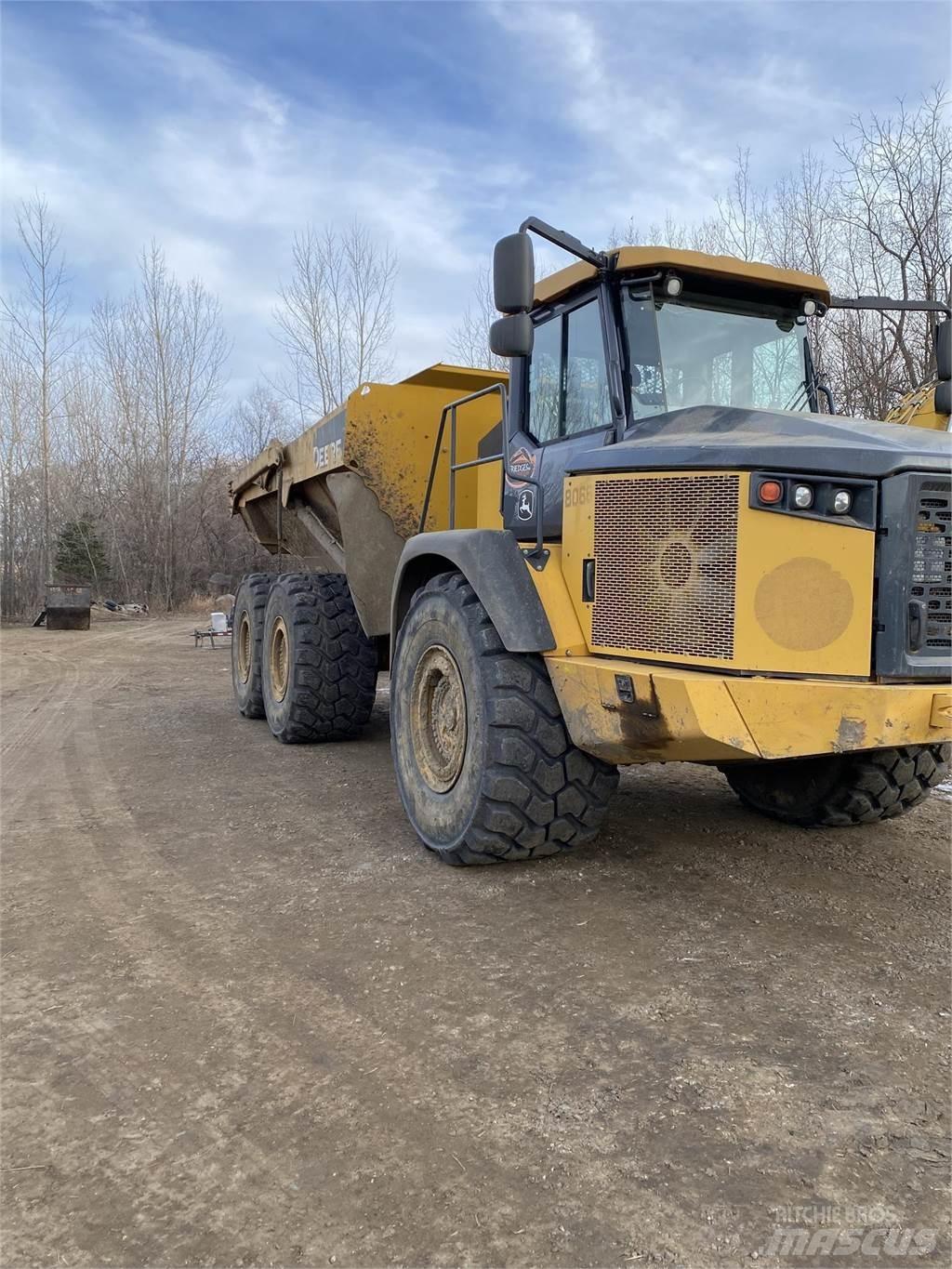 John Deere 410E 鉸接式起吊車