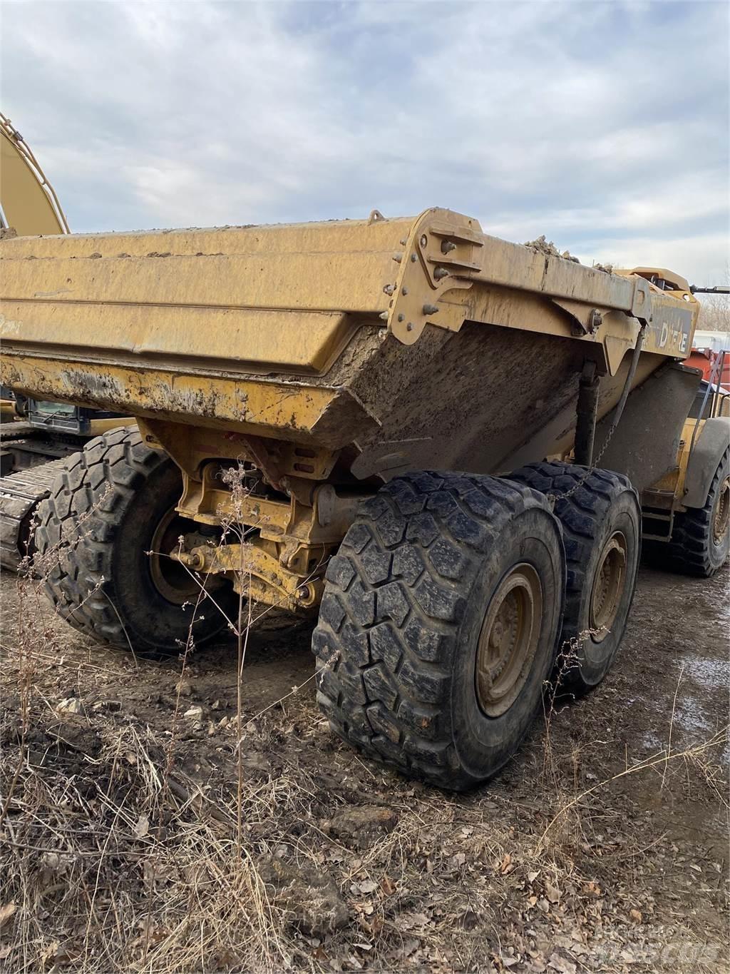 John Deere 410E 鉸接式起吊車