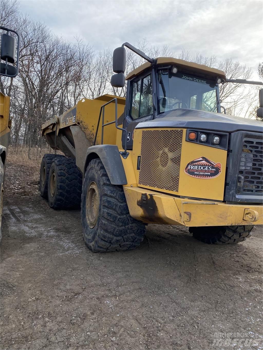 John Deere 410E 鉸接式起吊車