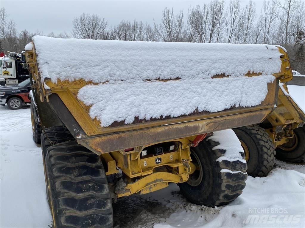 John Deere 460E 鉸接式起吊車