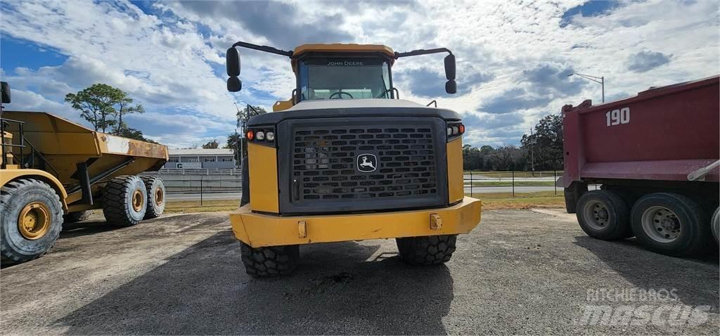 John Deere 460E 水車