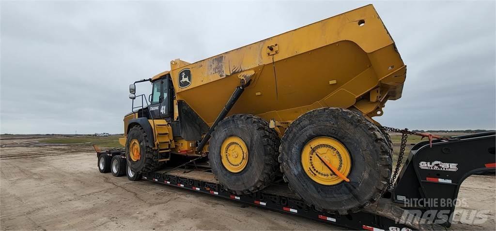 John Deere 460E 水車
