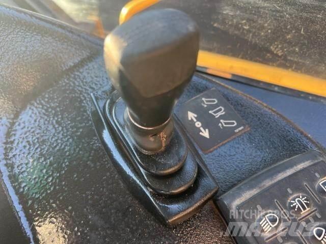 John Deere 460E 鉸接式起吊車