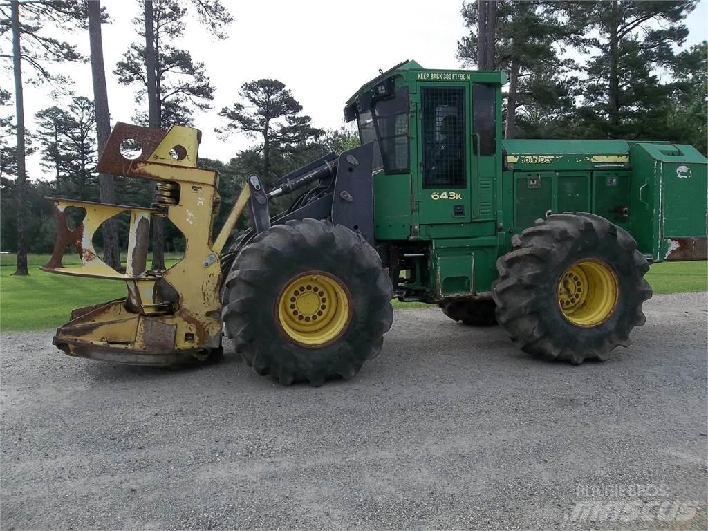John Deere 643K 伐木歸堆機