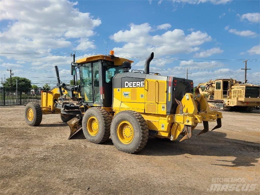 John Deere 672G 平土機