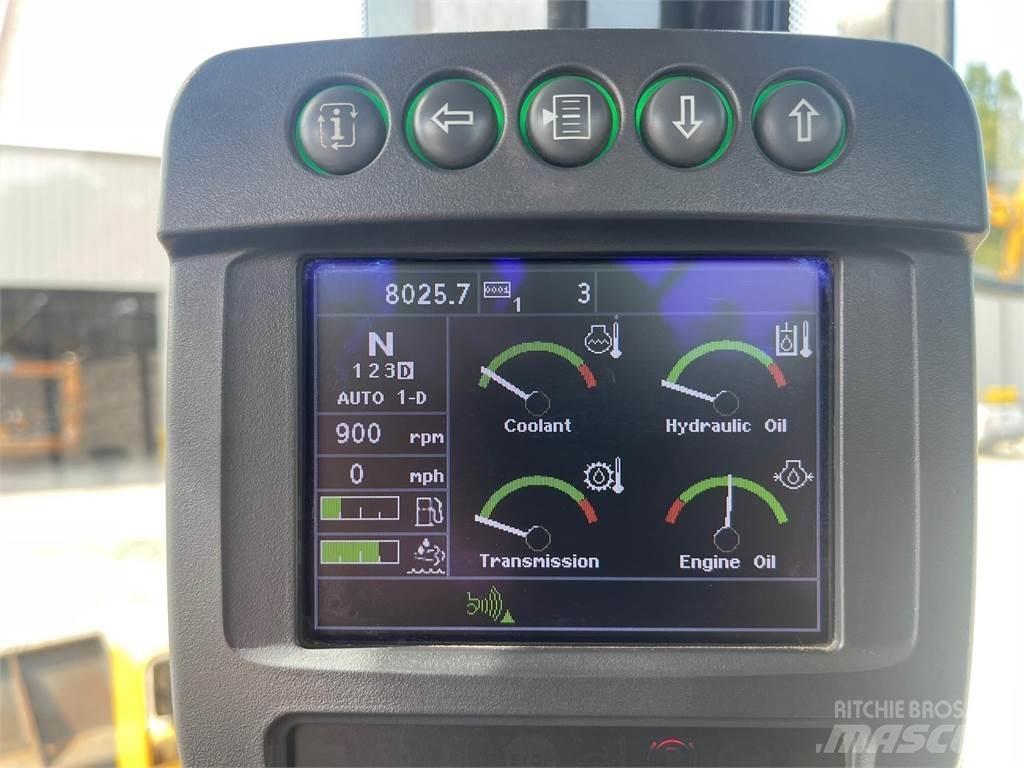 John Deere 744K 輪胎式裝載機