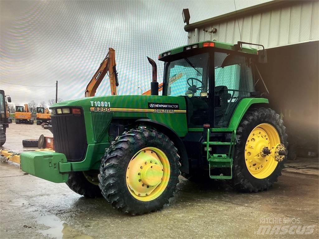 John Deere 8200 曳引機