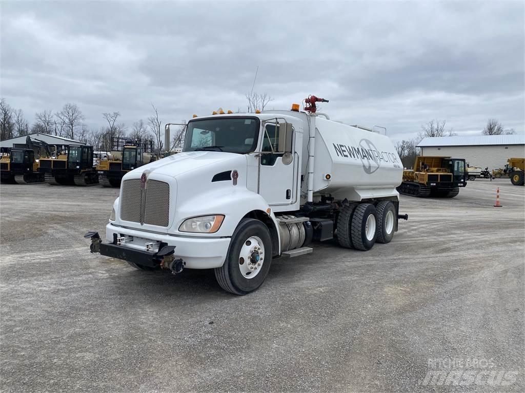 Kenworth T300 水車