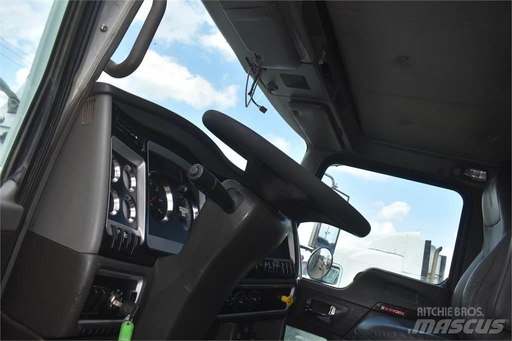 Kenworth T440 傾卸式卡車