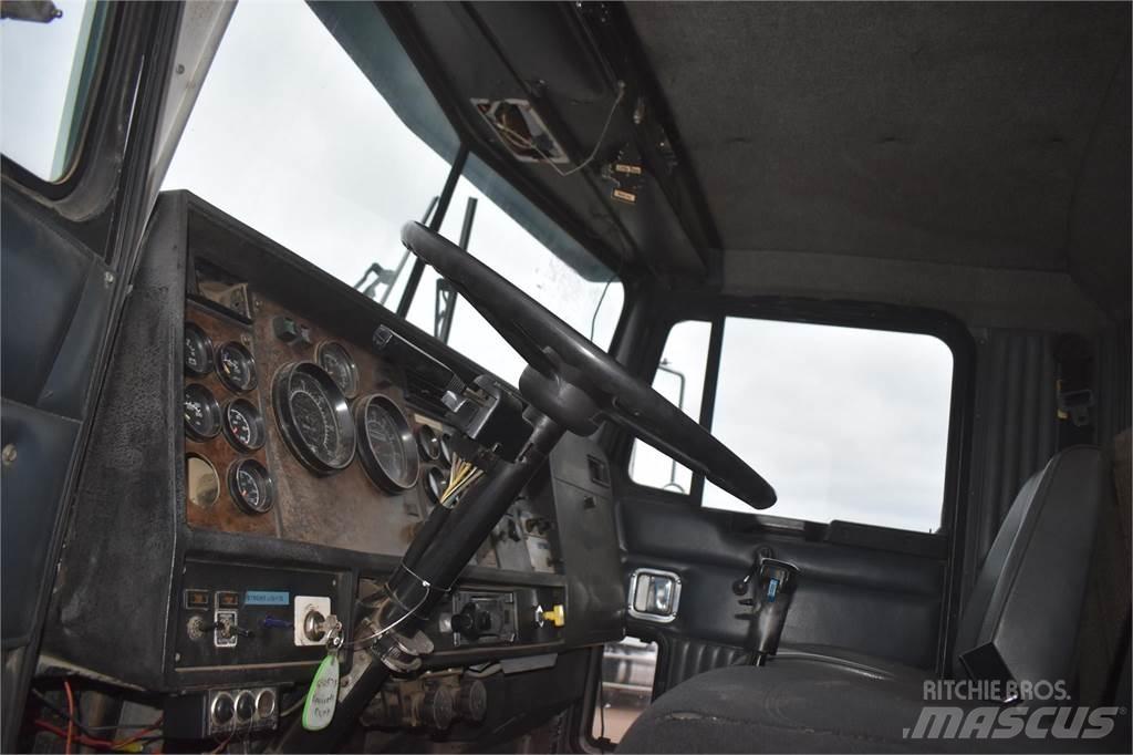 Kenworth T800 傾卸式卡車