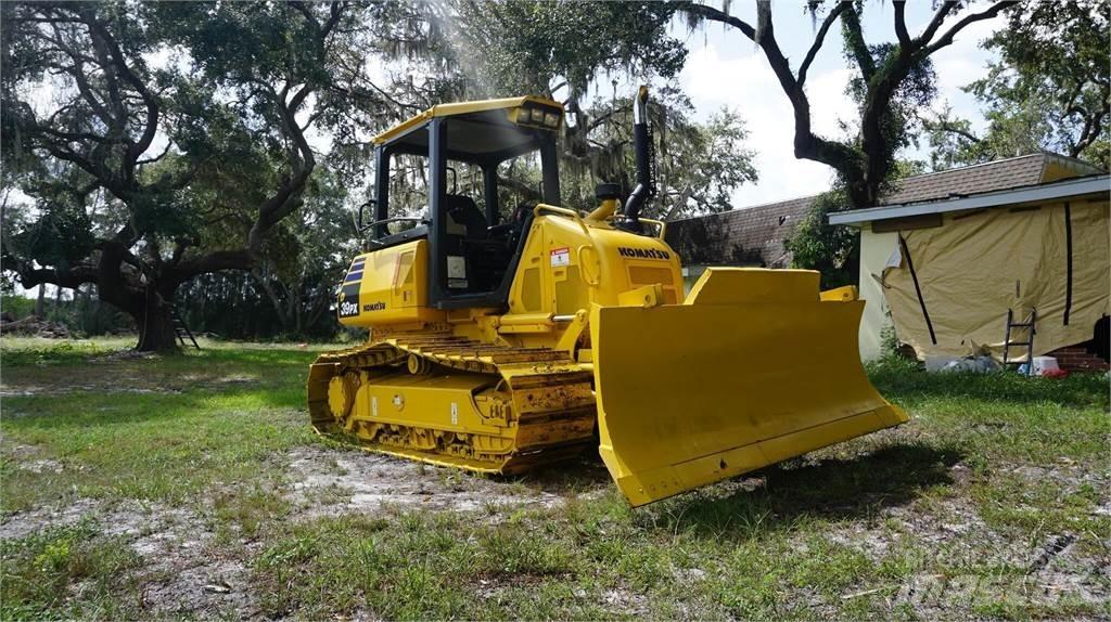 Komatsu D39PX-24 履帶推土機