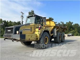Komatsu HM400-2 鉸接式起吊車