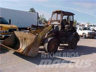 Komatsu WA100 輪胎式裝載機
