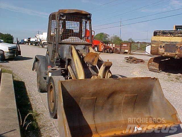 Komatsu WA100 輪胎式裝載機