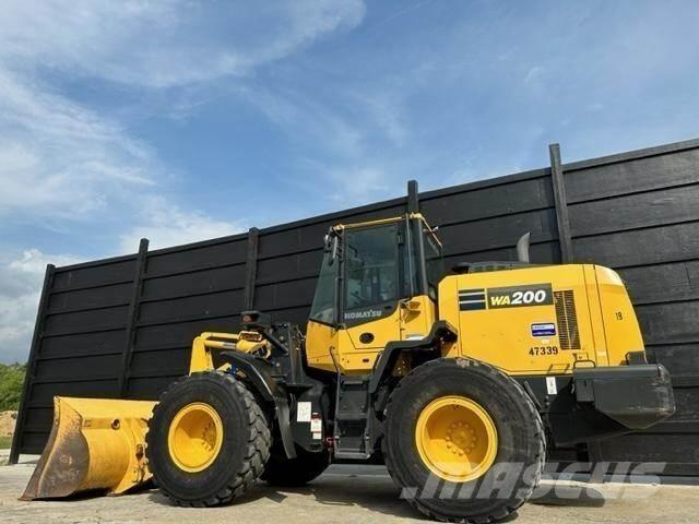 Komatsu WA200-8 輪胎式裝載機