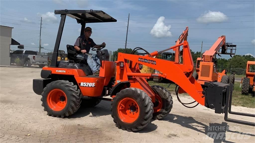 Kubota R520 輪胎式裝載機