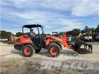 Kubota R530 輪胎式裝載機