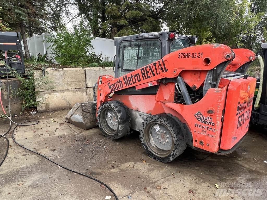 Kubota SSV75 滑移轉向裝載機