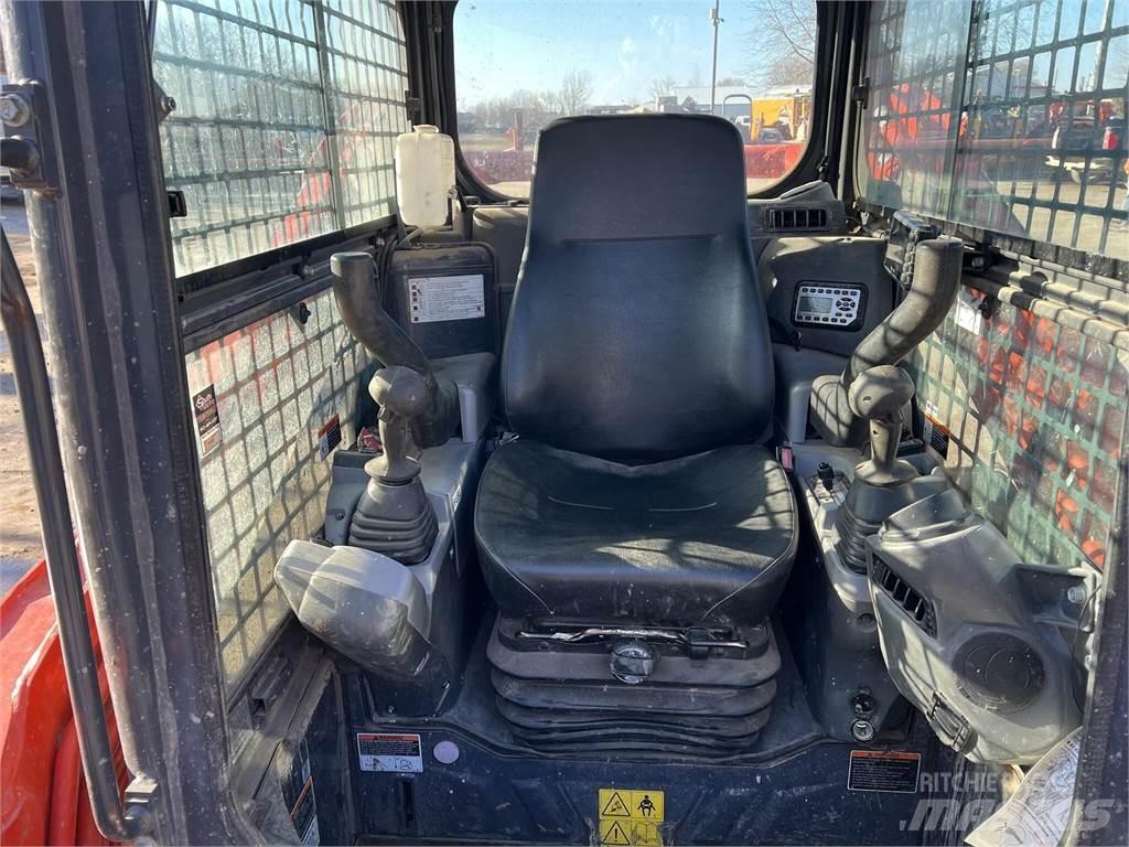 Kubota SVL75-2 滑移轉向裝載機